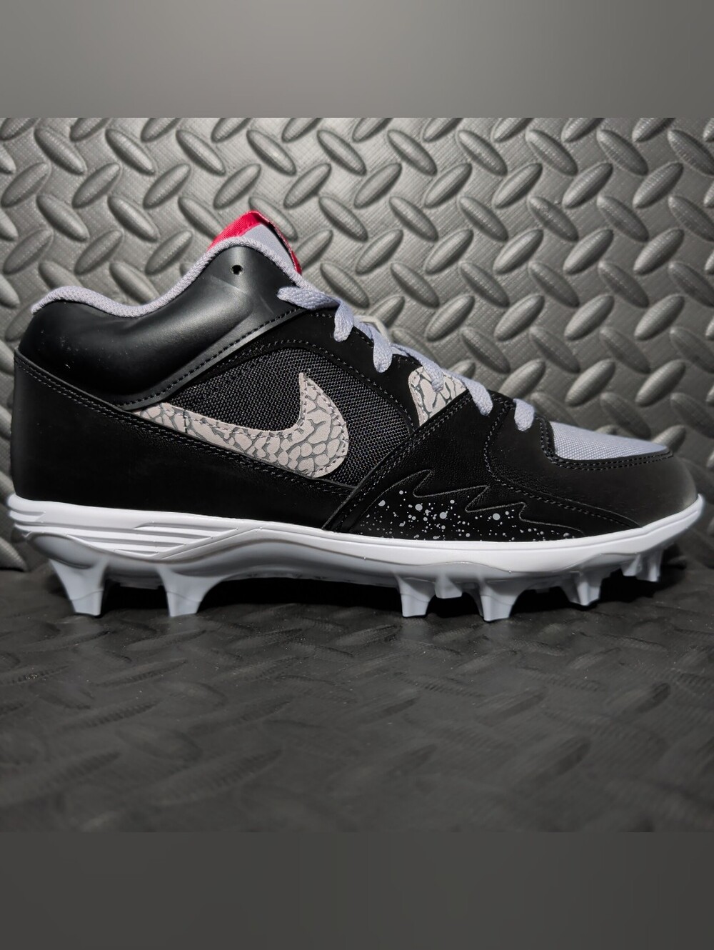 Jordan Stadium 90 Low TD Football Cleats HQ2010-060 Black/Cement Grey/Fire Red